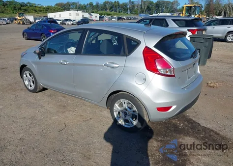 2015 Ford Fiesta Se z USA, uszkodzony, nr VIN 3FADP4EJ4FM110048